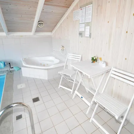 Holiday home Stunning In Hjorring With Sauna Lonstrup